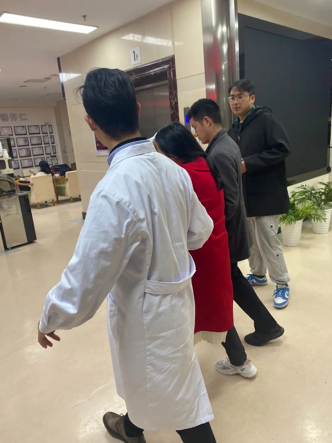 冬日暖阳，温暖如初——记北京朝阳门中西医结合医院温情一幕