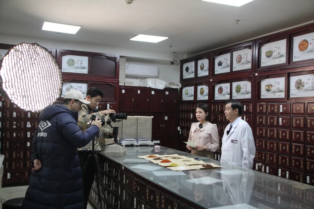 北京朝阳门中西医结合医院受央广网之邀深度解读《哪吒2》“申公豹代购药单”