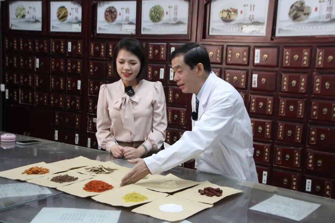 北京朝阳门中西医结合医院受央广网之邀深度解读《哪吒2》“申公豹代购药单”