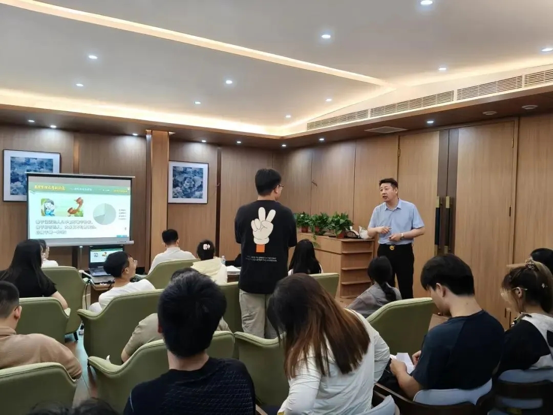 北京朝阳门中西医结合医院支部委员会书记陈国强赴山西中医药大学开展“医院管理之有效沟通”专题讲座