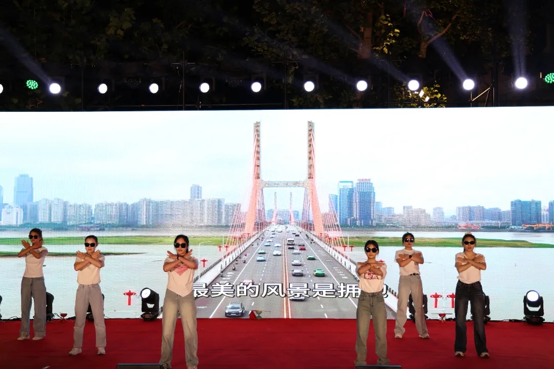 《我们都是追梦人》舞动雅宝里丨北京朝阳门中西医结合医院助力文艺汇演