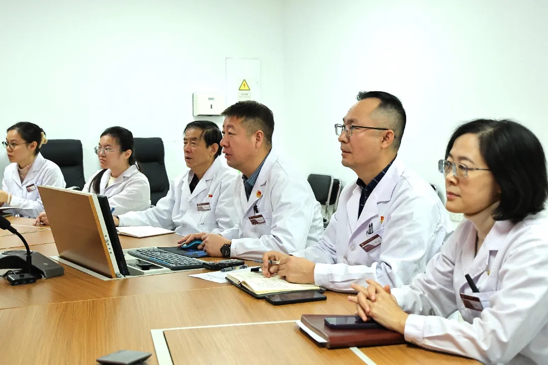 北京朝阳门中西医结合医院支部委员会开展学习贯彻党的二十届四中全会精神主题党日活动